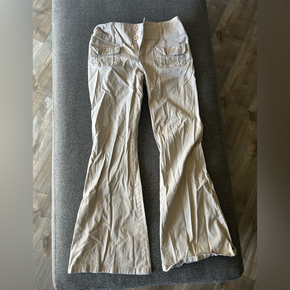 Wild Fable Women's Cream Flare Jeans